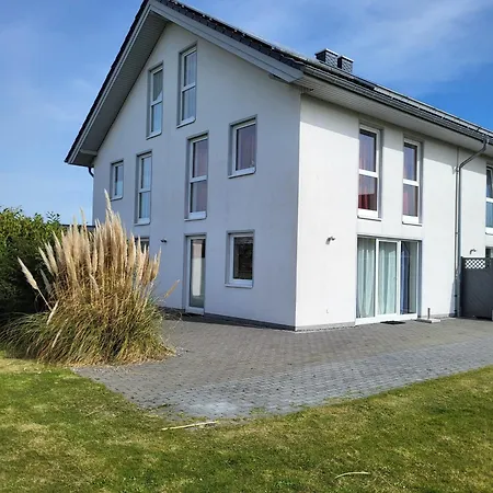 Semesterbostad Haus Wiesenblick *